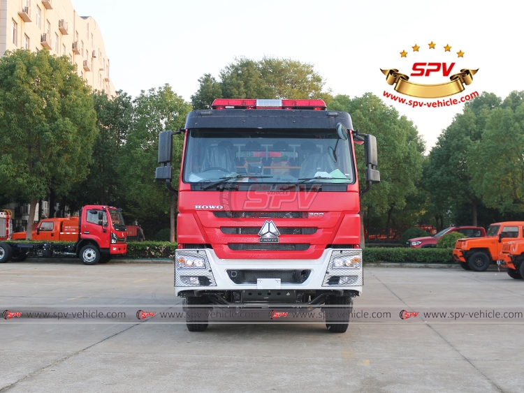 5,000L Water Tank and 1,000L Foam Tank Fire Fighting Truck - Front Side View